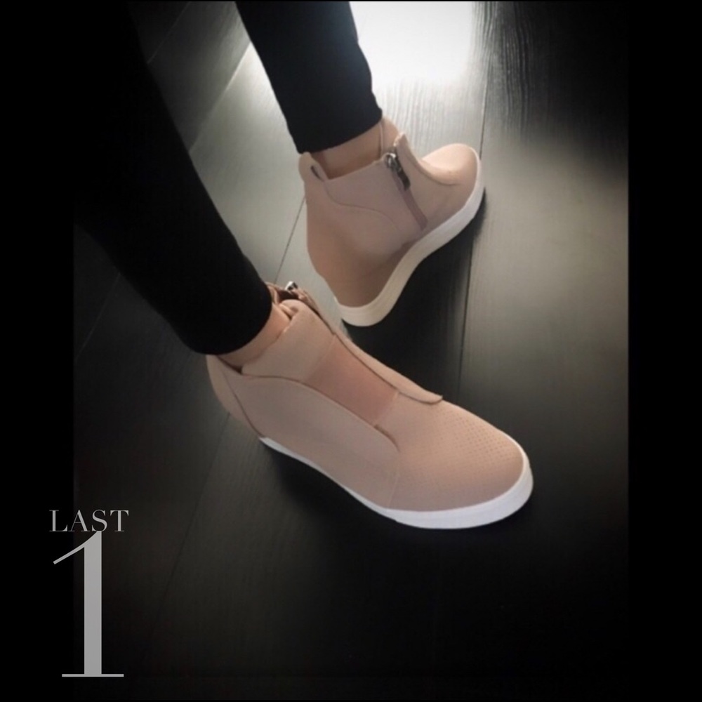 ‼️LAST 1‼️Zoey BLUSH VEGAN SUEDE WEDGE SNEAKERS